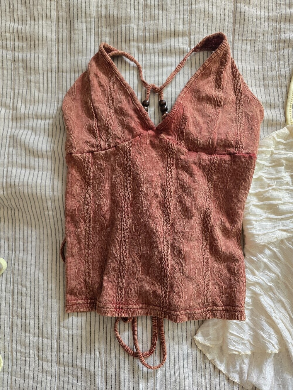 Lot Of 3 V Neck Crop Tops Butter Yellow Rust Daisy Size Small - Picture 4 of 5
